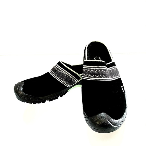 RYKA SLIP ON’S - Picture 2 of 13